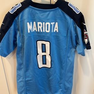 Marcus Mariota NFL jersey - youth medium size